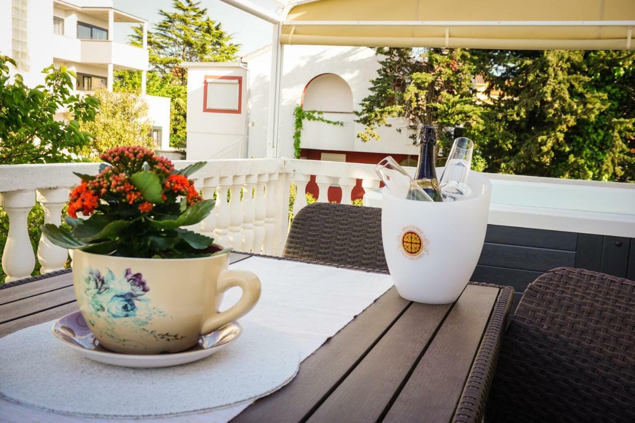 Apartment Paula With Private Jacuzzi And Parking- Near The Beach Zadar Exteriör bild
